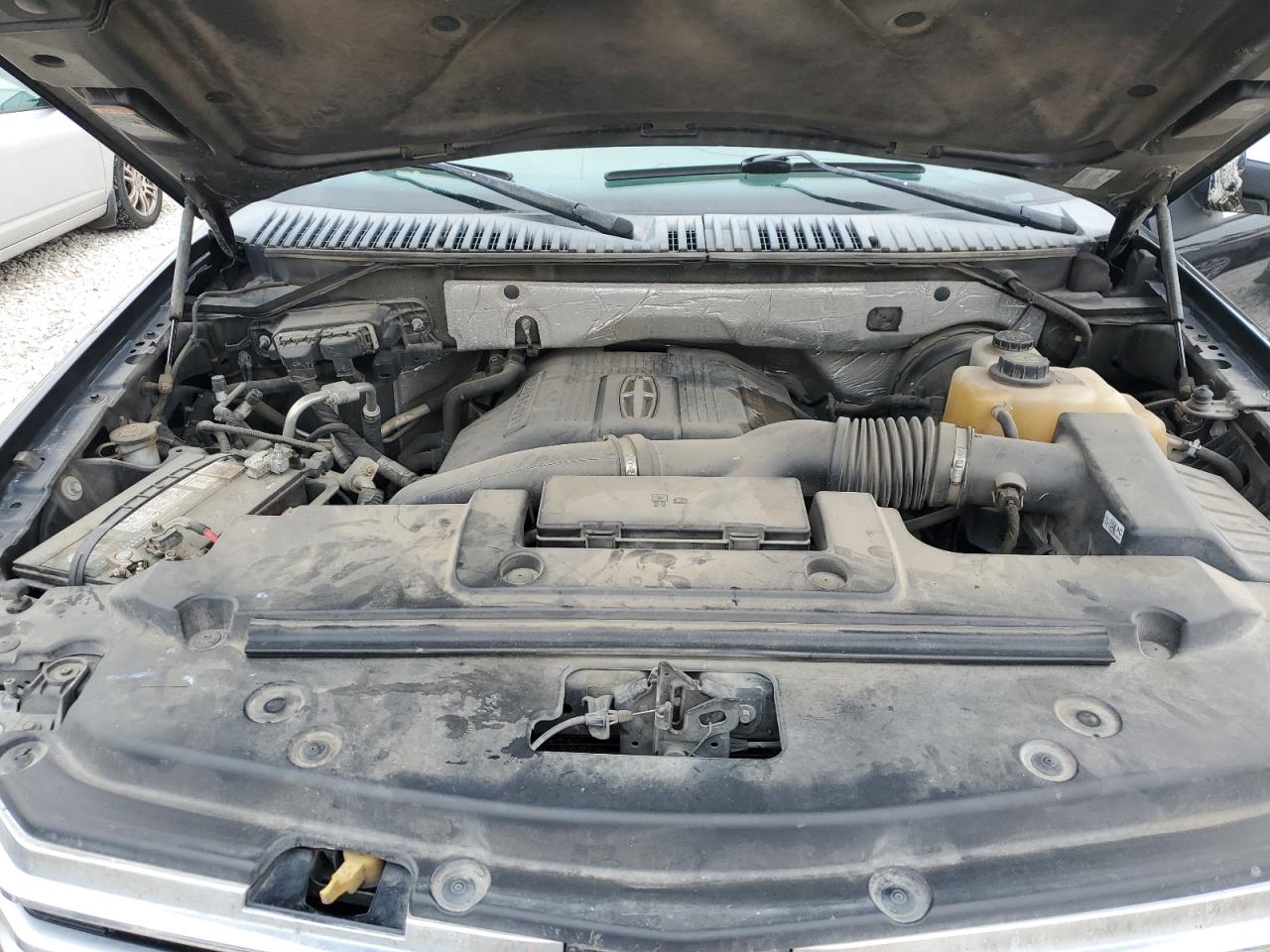 2015 Lincoln Navigator - Image 12