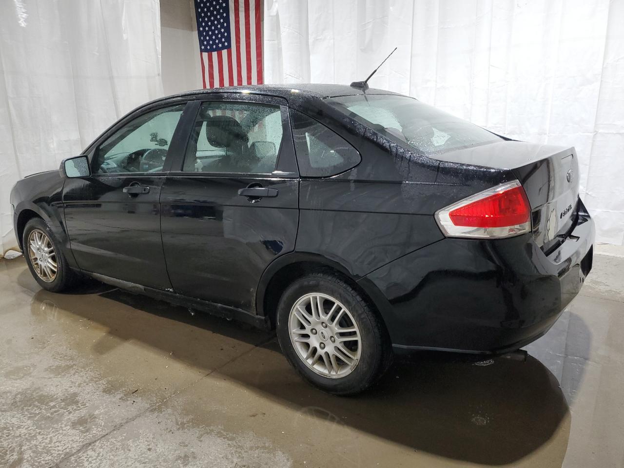 2010 Ford Focus - Image 2