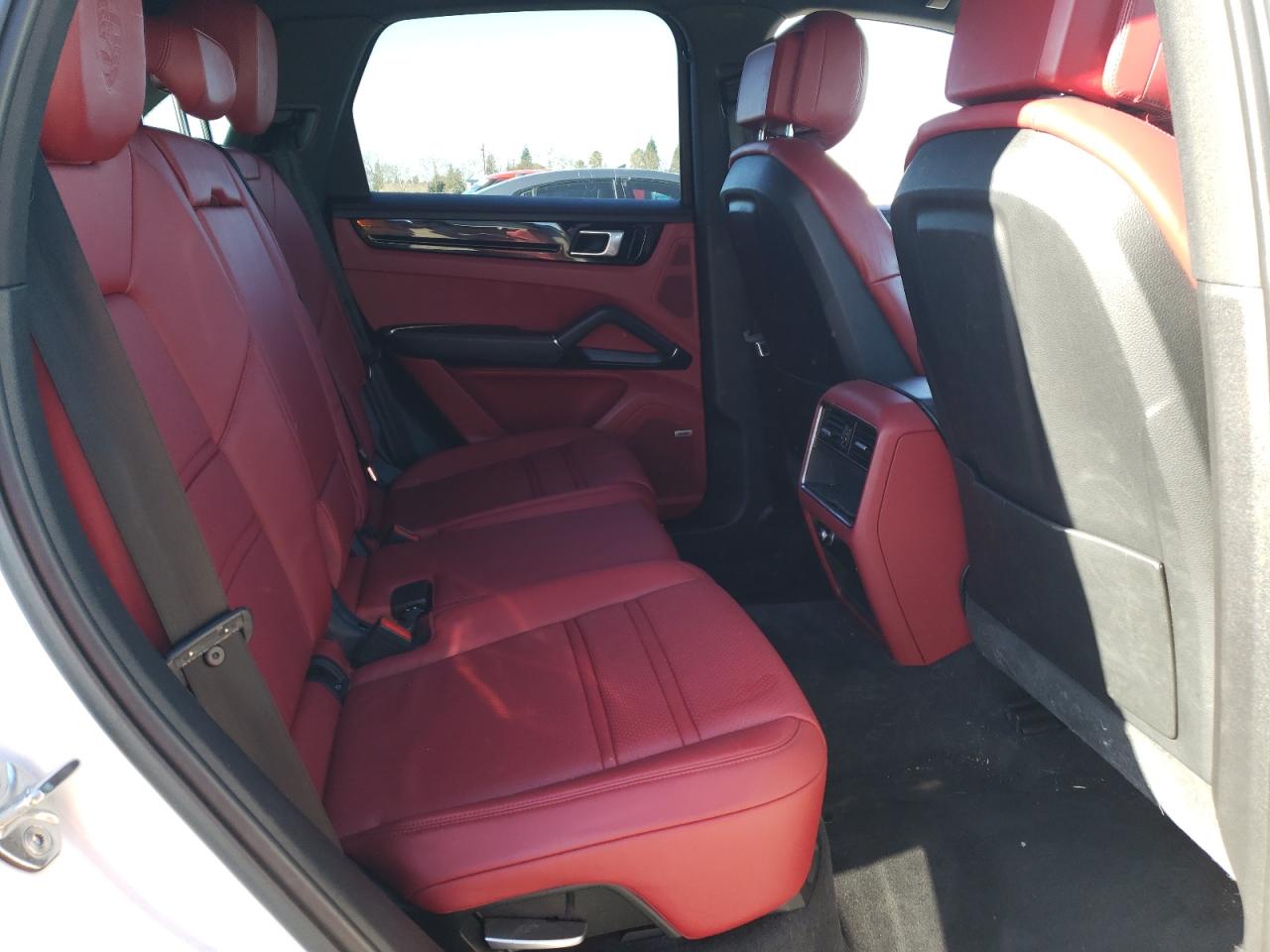 2019 Porsche Cayenne - Image 11