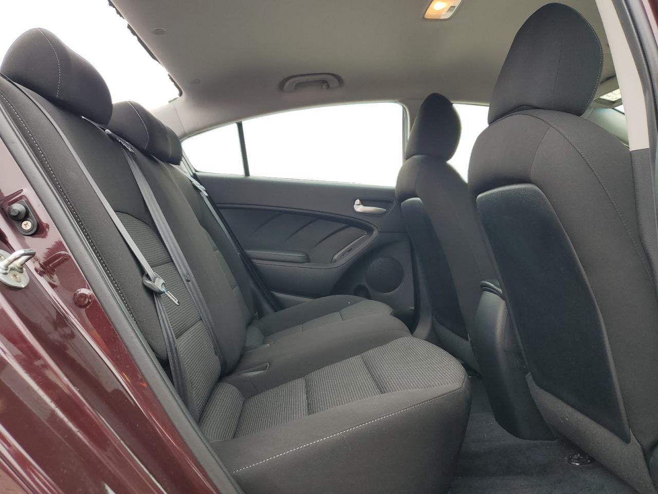 2017 Kia Forte - Image 10