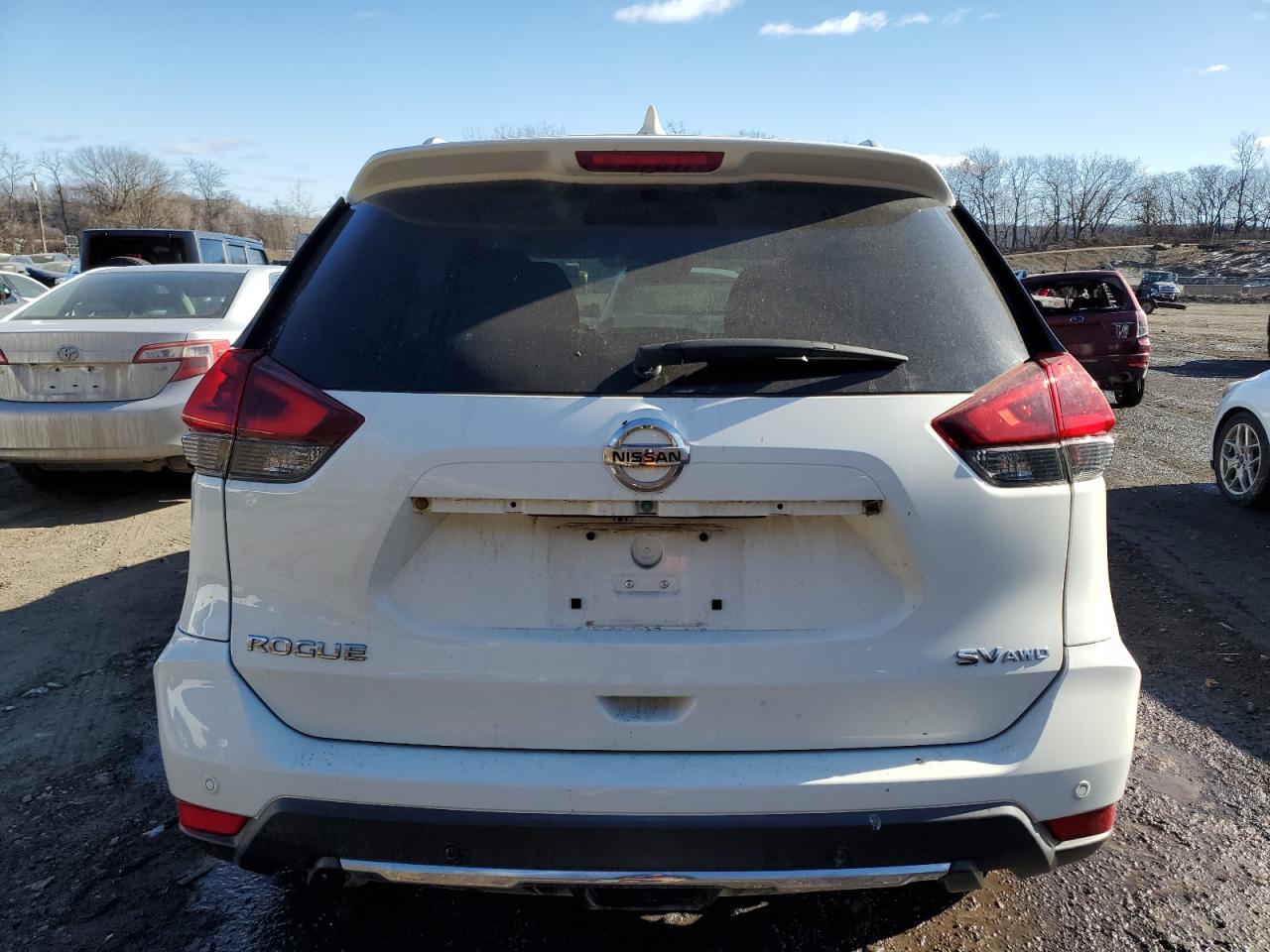 2020 Nissan Rogue - Image 6