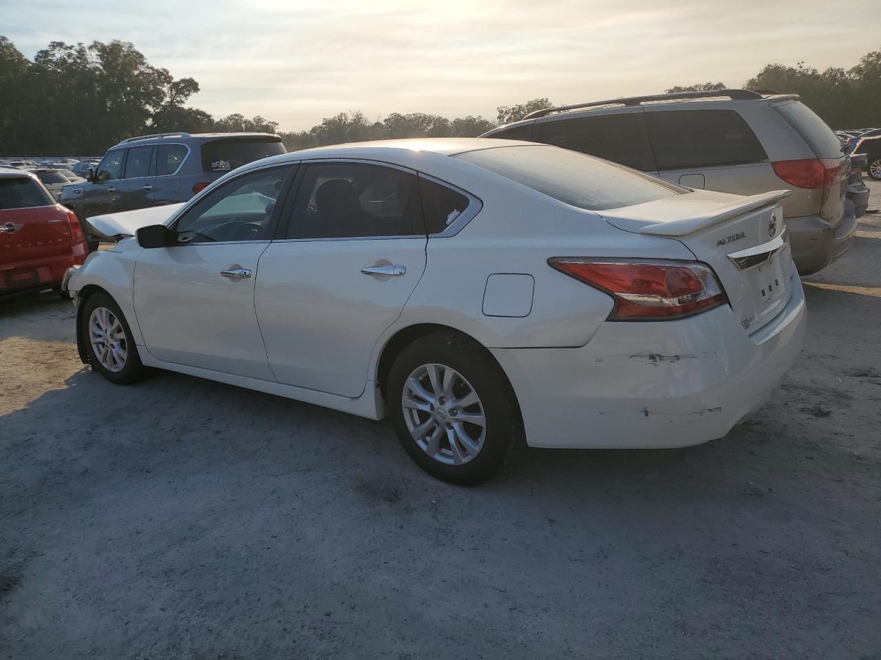 2014 Nissan Altima - Image 2