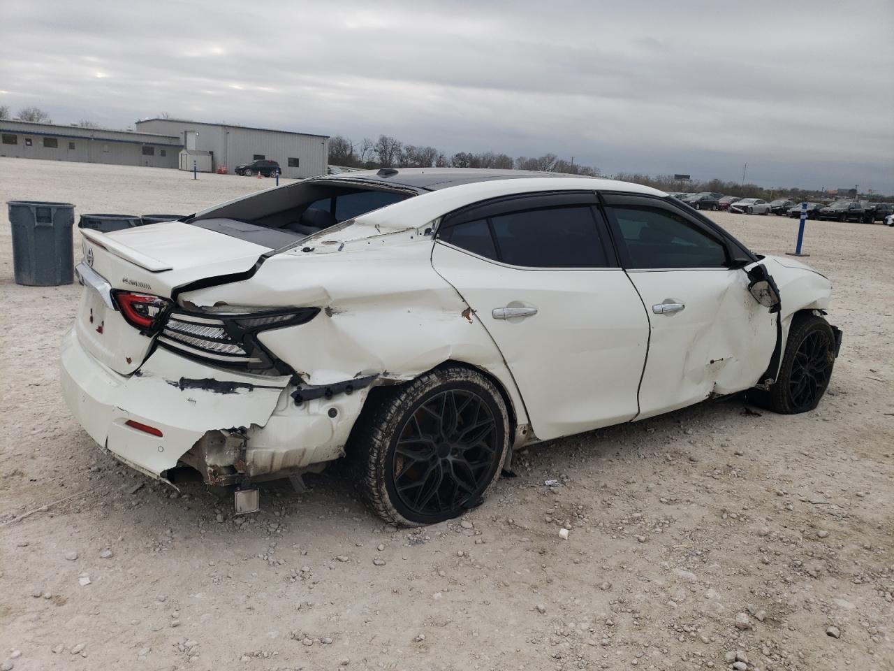 2019 Nissan Maxima - Image 3