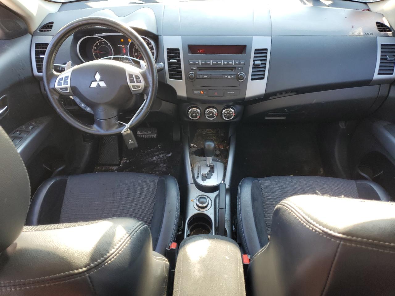 2013 Mitsubishi Outlander - Image 8