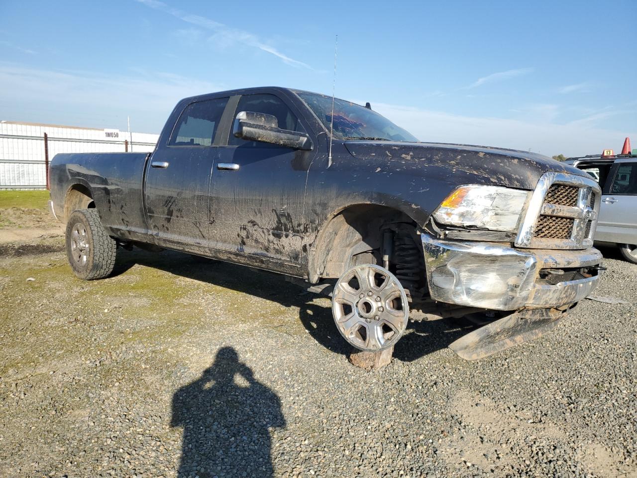 2016 RAM 3500 - Image 4