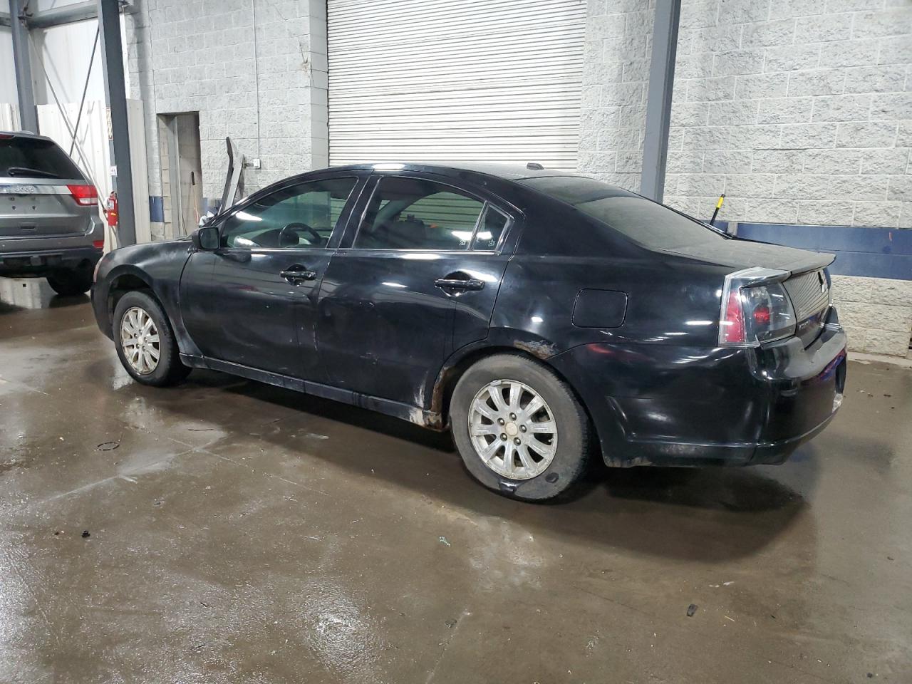 2008 Mitsubishi Galant - Image 2