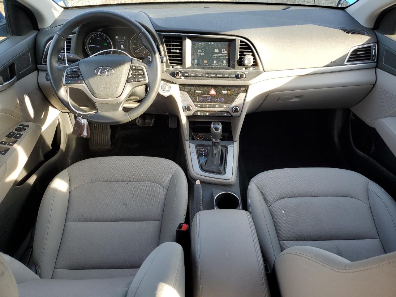 2017 Hyundai Elantra - Image 8