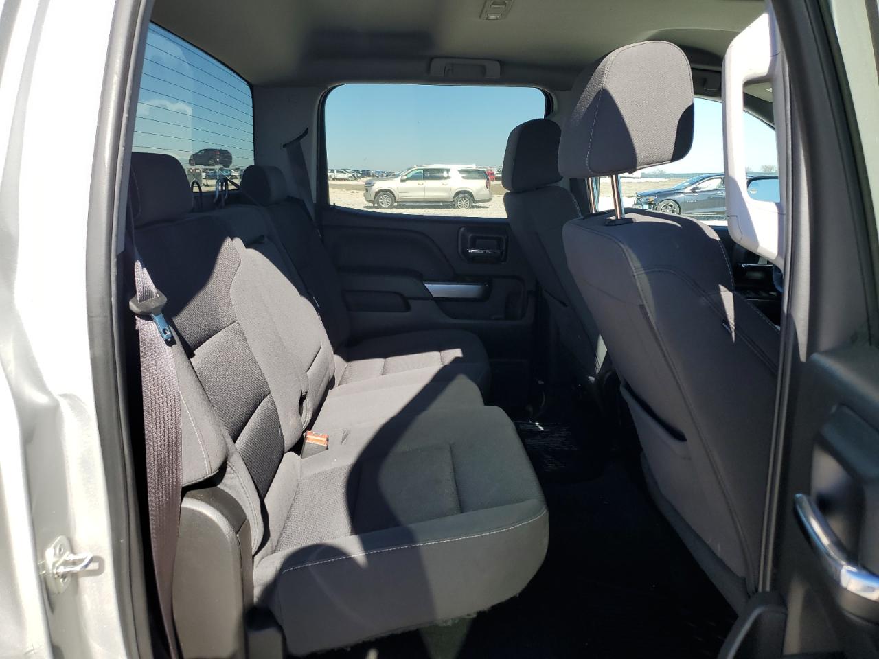 2017 Chevrolet Silverado - Image 10