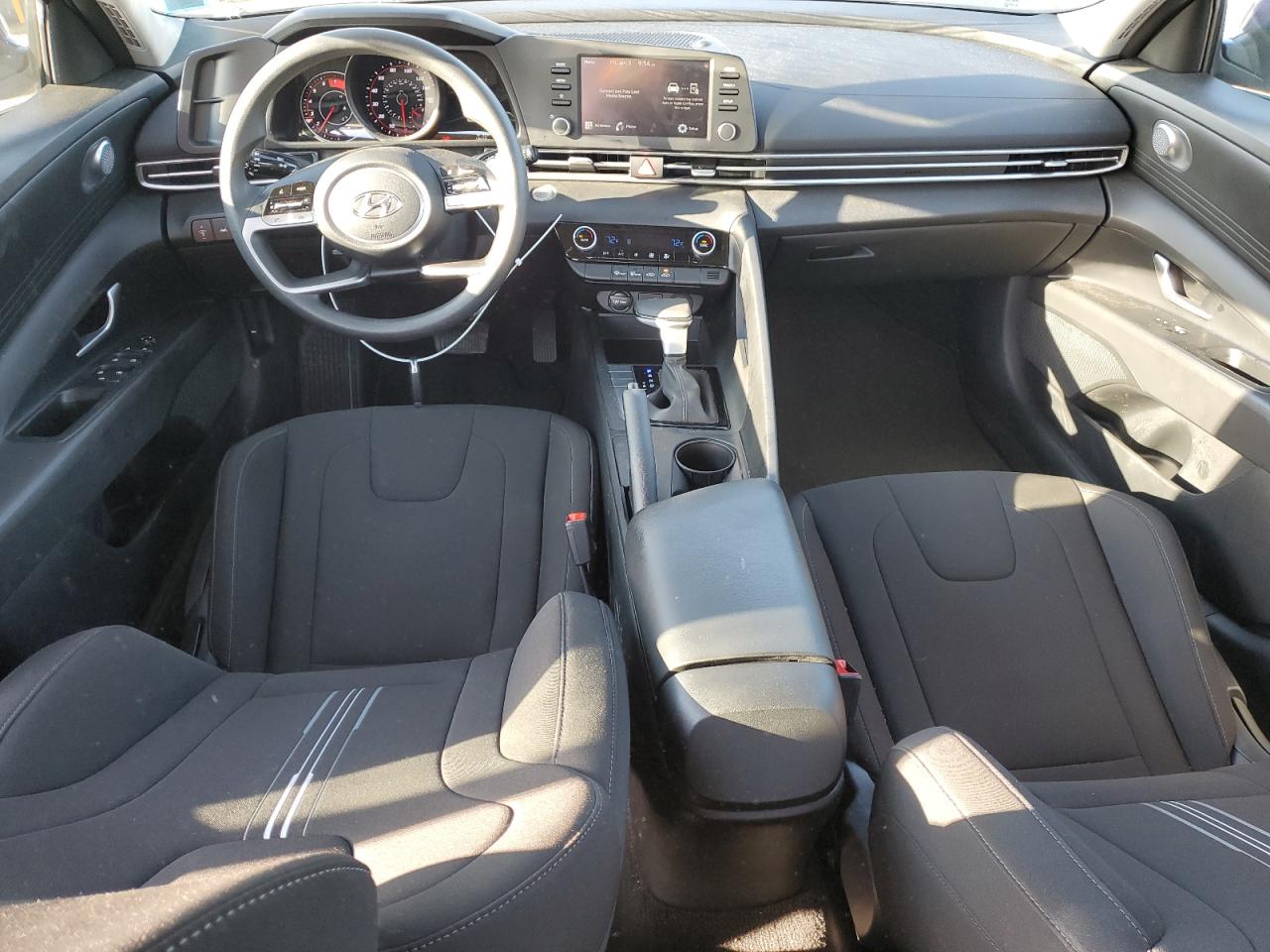 2023 Hyundai Elantra - Image 8