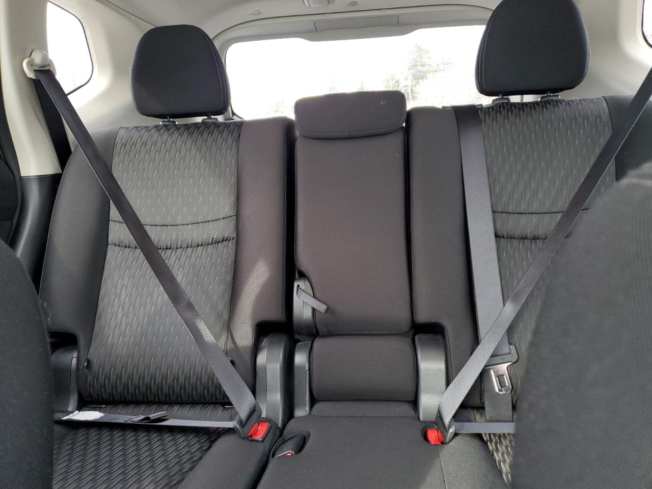 2019 Nissan Rogue - Image 10
