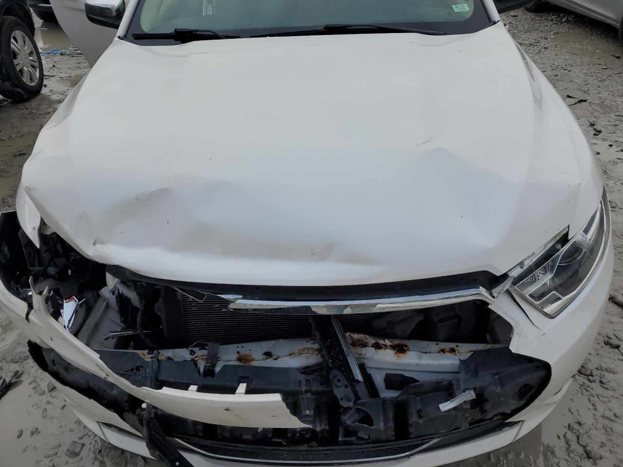 2016 Ford Taurus - Image 12