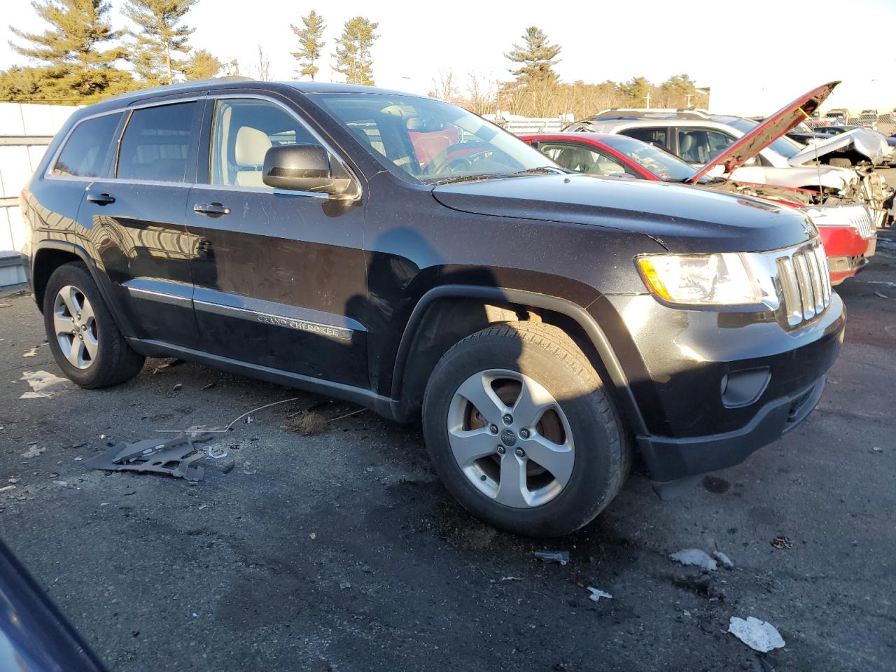 2011 Jeep Grand Cherokee - Image 4