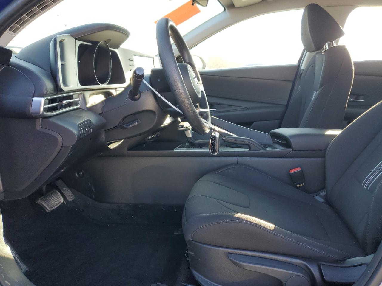 2023 Hyundai Elantra - Image 7