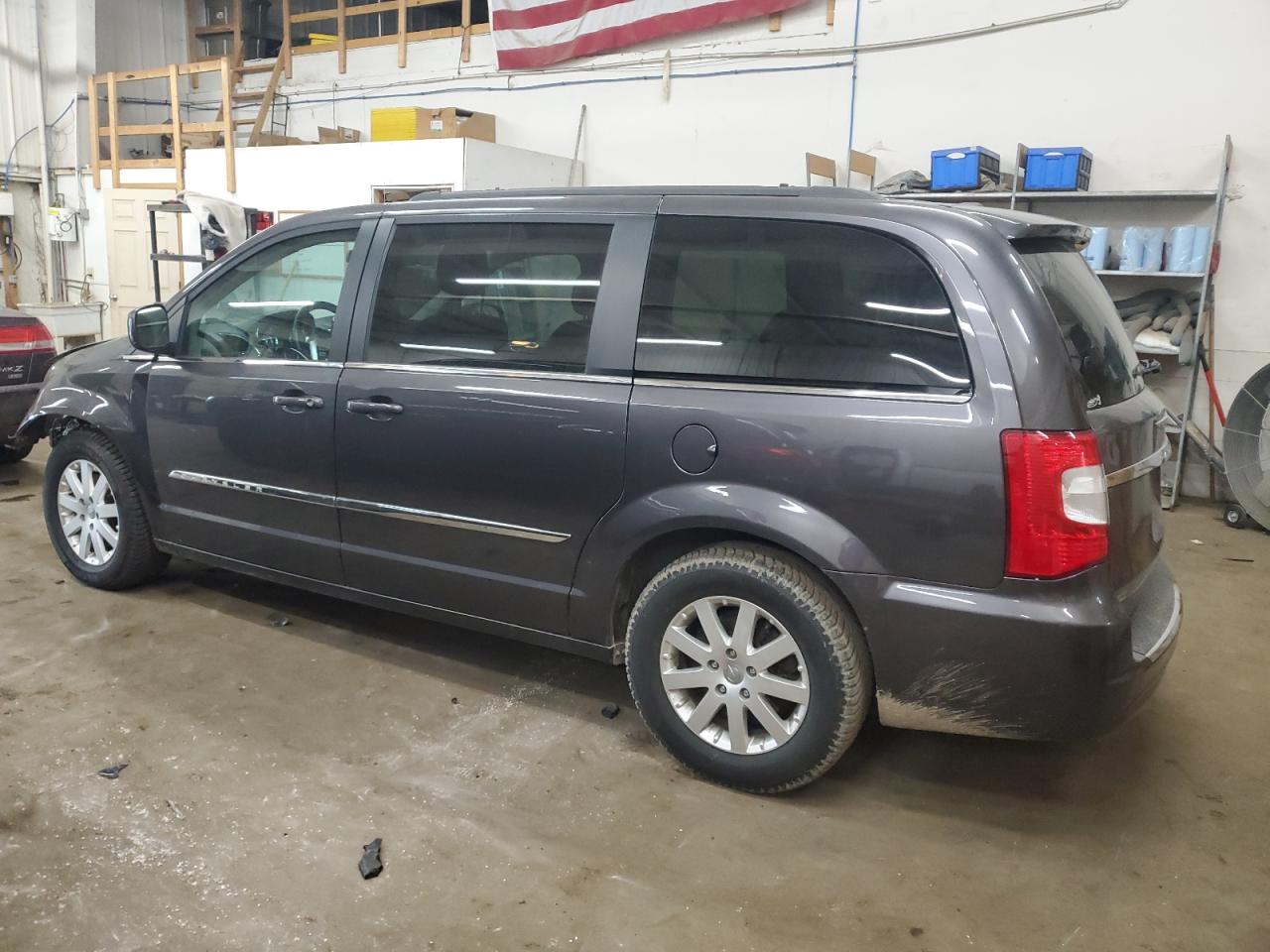 2015 Chrysler Town & Country - Image 2