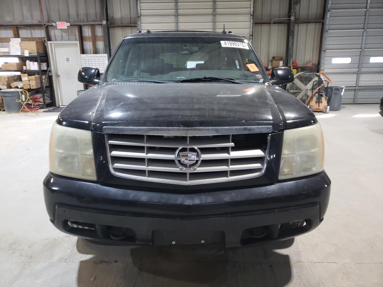 2003 Cadillac Escalade - Image 5