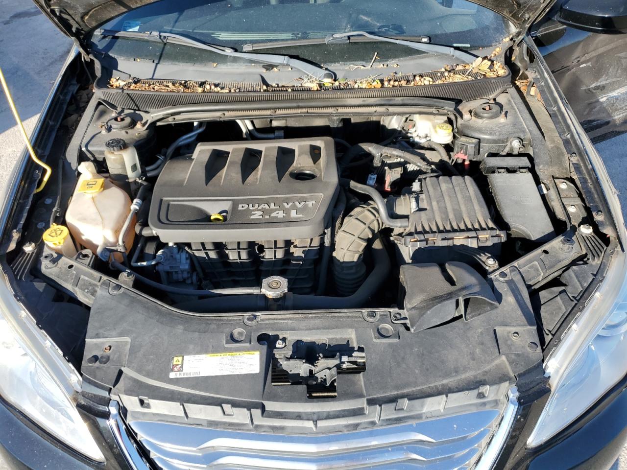 2012 Chrysler 200 - Image 11