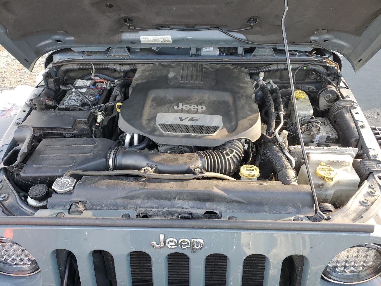 2015 Jeep Wrangler - Image 11