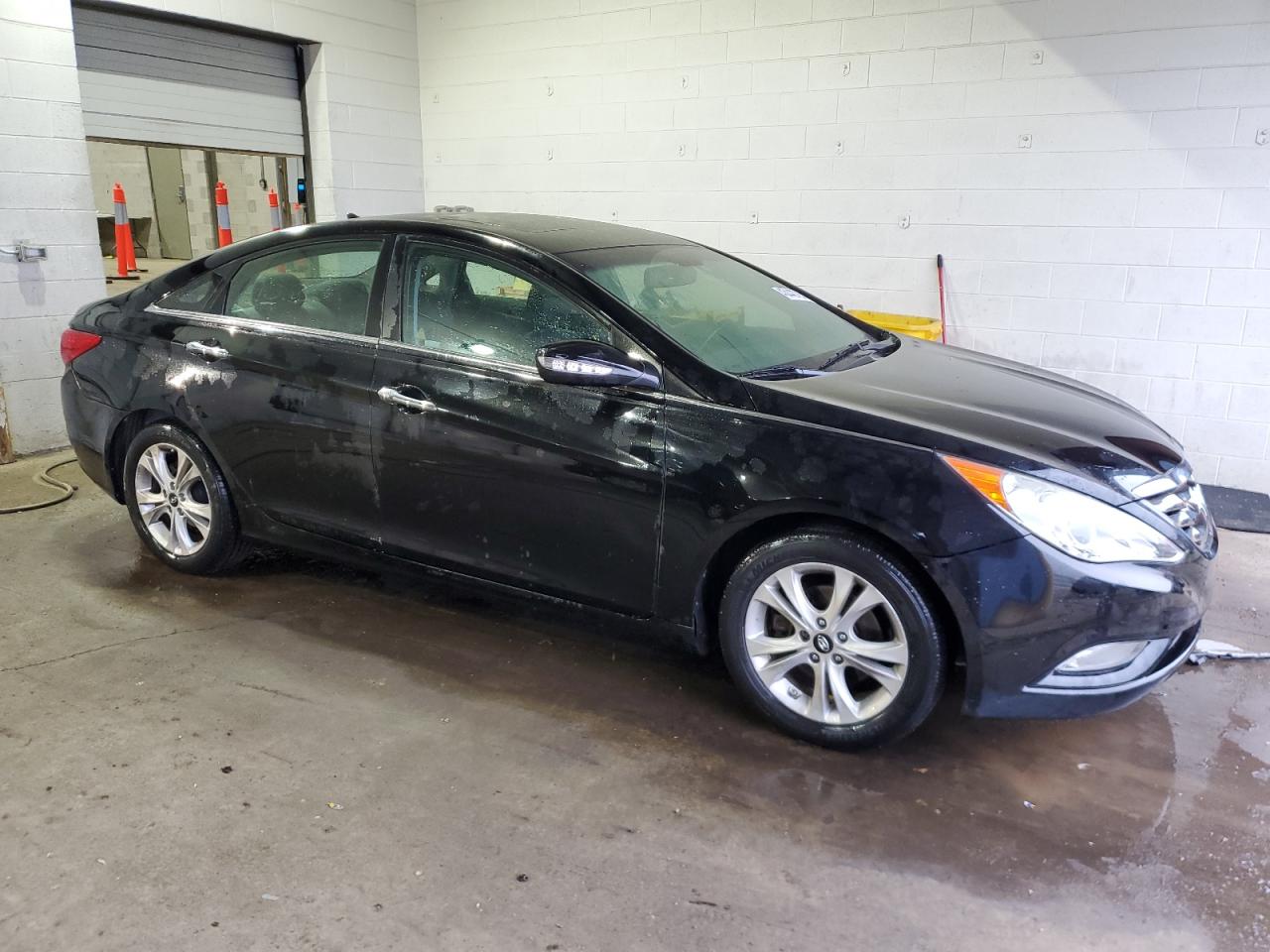 2011 Hyundai Sonata - Image 4