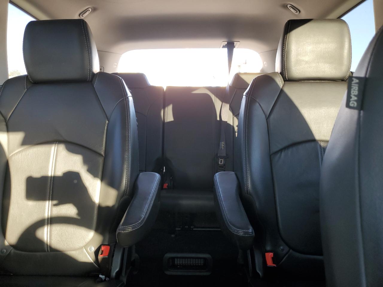 2015 Chevrolet Traverse - Image 10