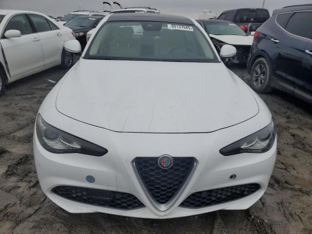  ALFA ROMEO GIULIA 2017 Білий