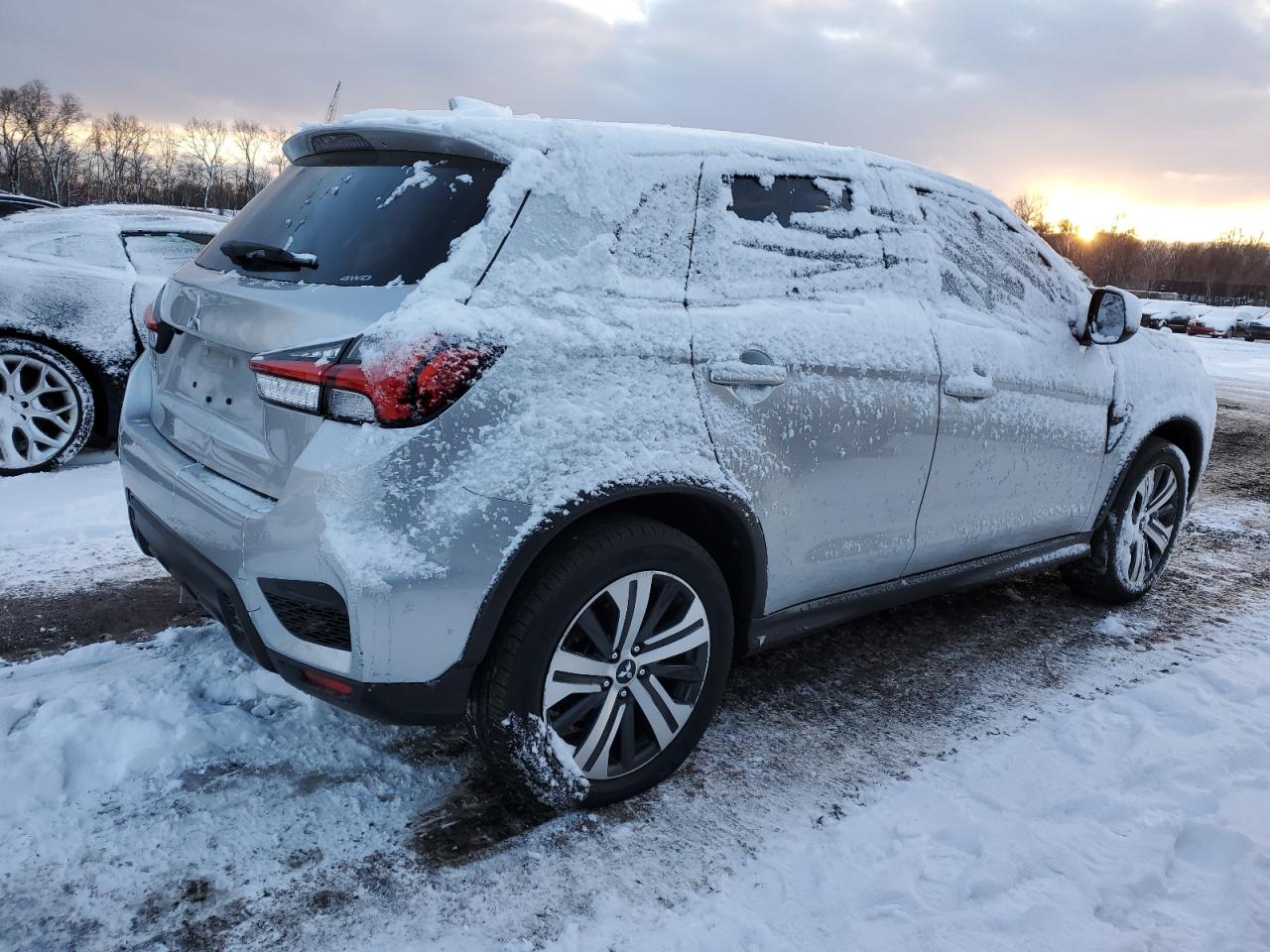2024 Mitsubishi Outlander - Image 3