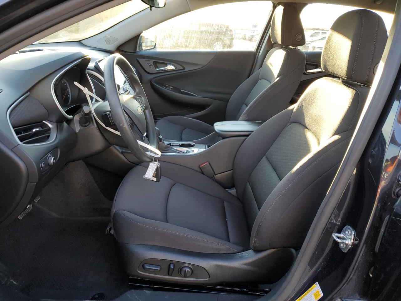 2023 Chevrolet Malibu - Image 7