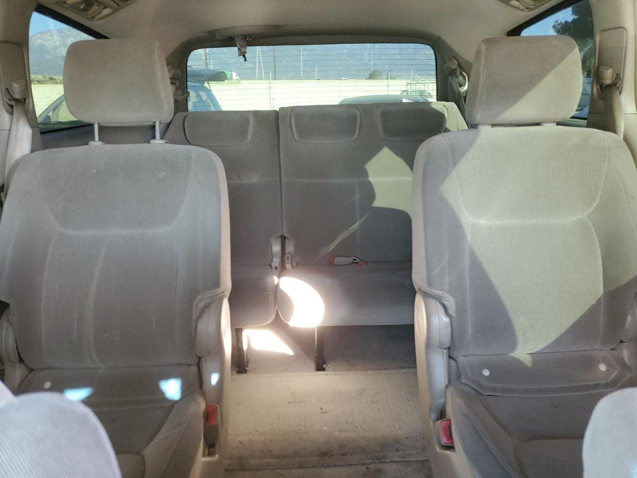 2005 Toyota Sienna - Image 10