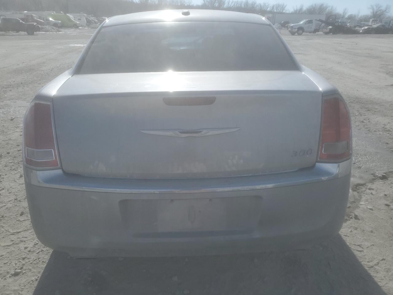 2013 Chrysler 300 - Image 6