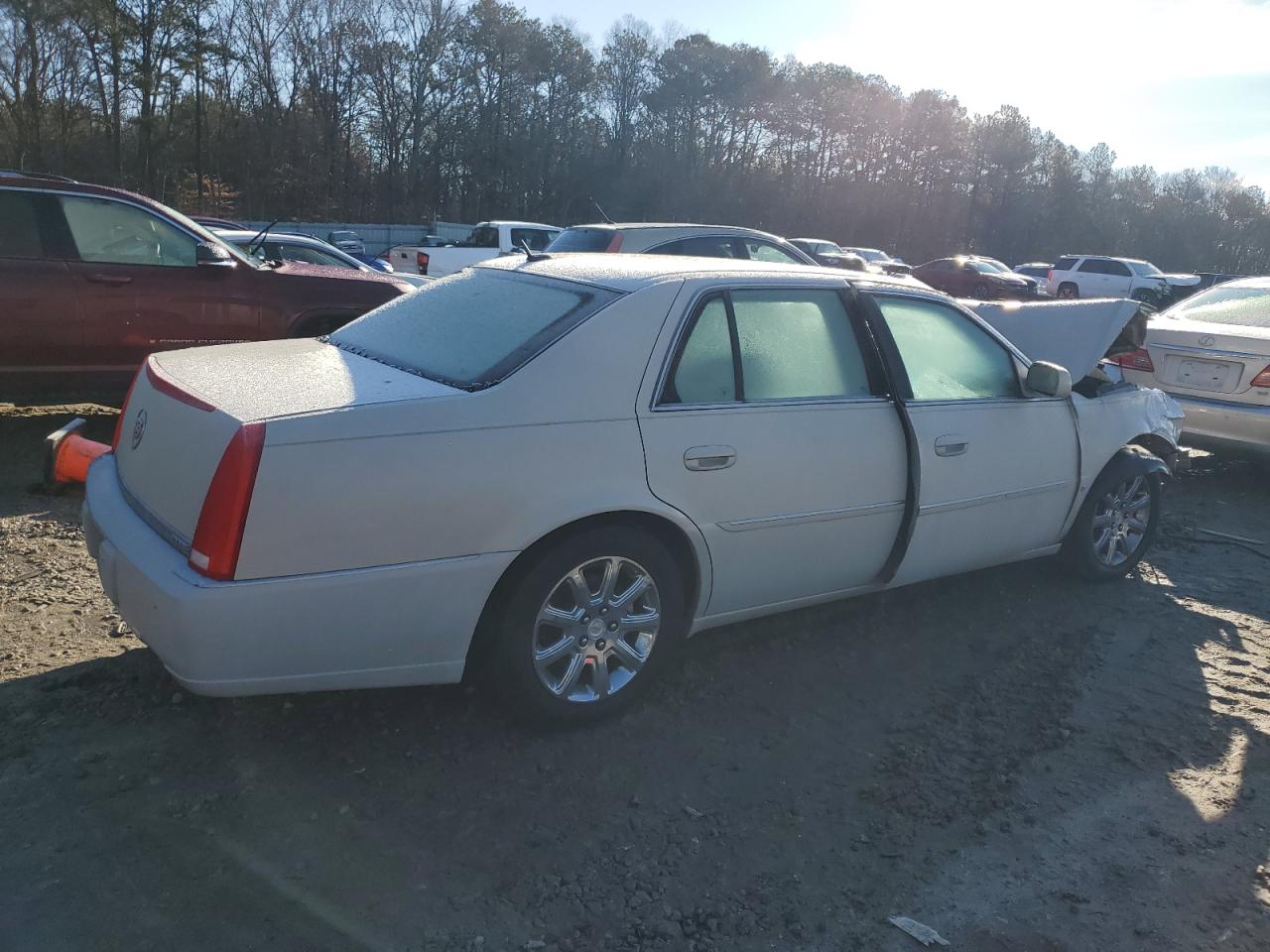 2008 Cadillac DTS - Image 3