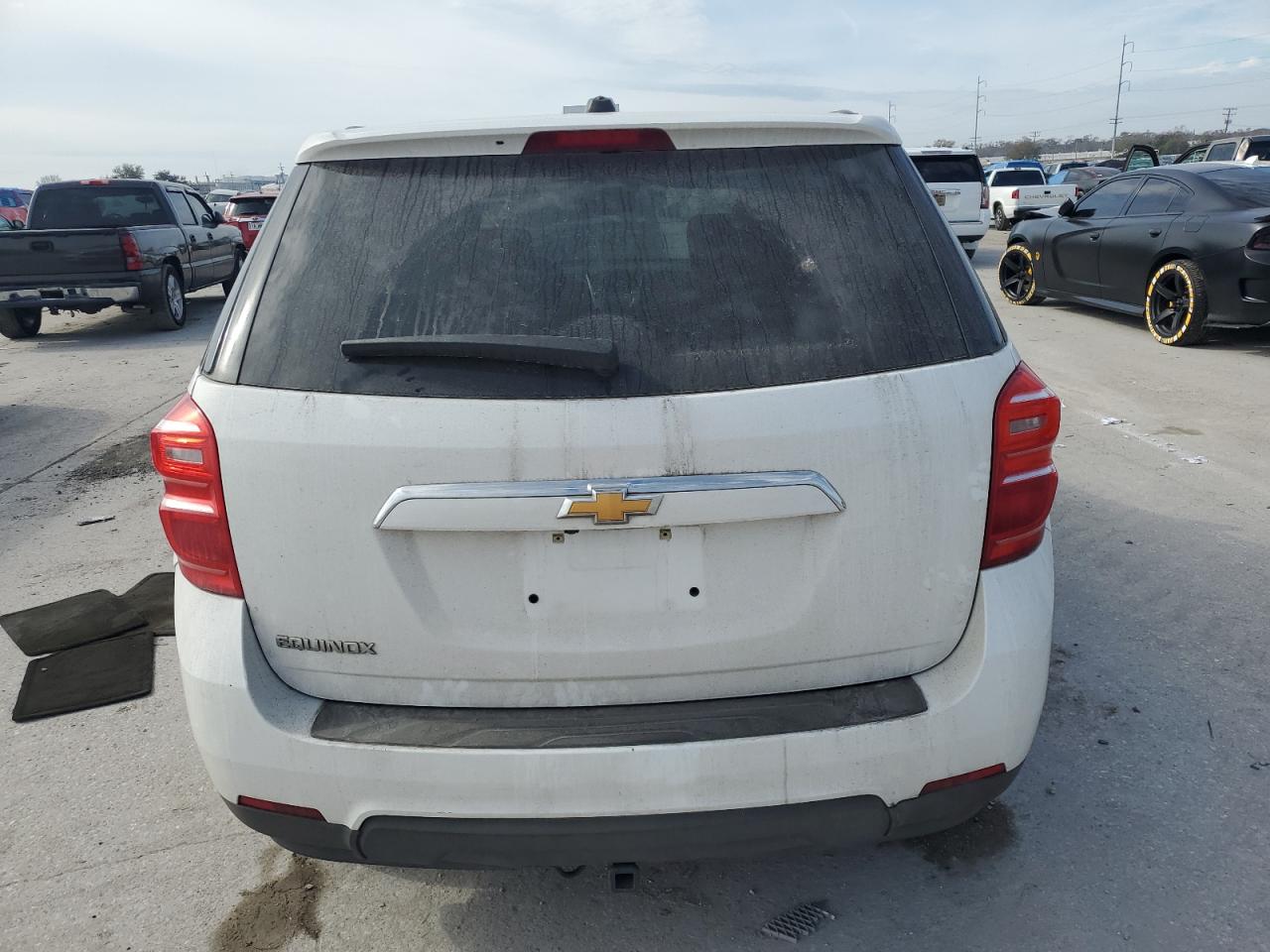 2017 Chevrolet Equinox - Image 6