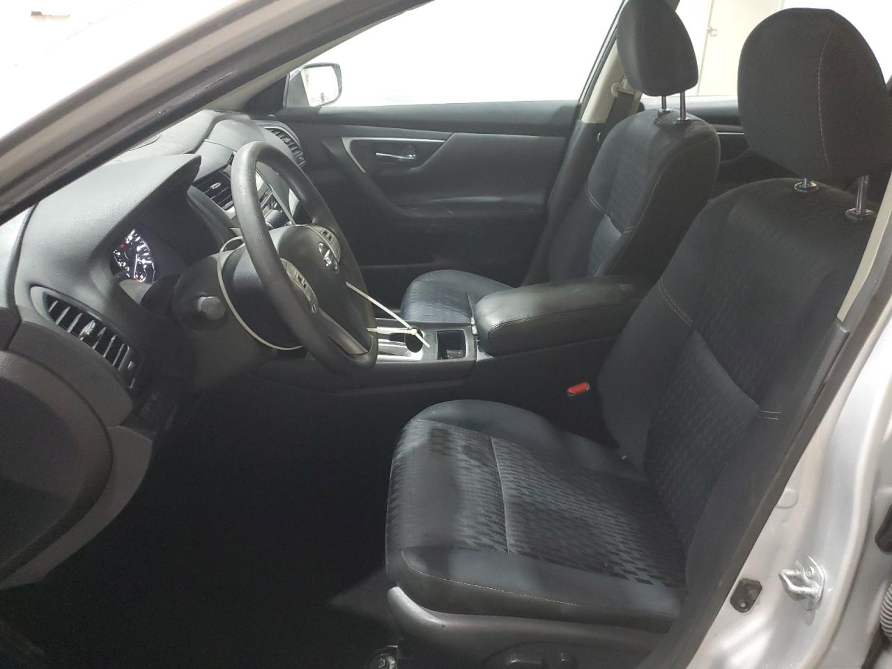 2017 Nissan Altima - Image 7