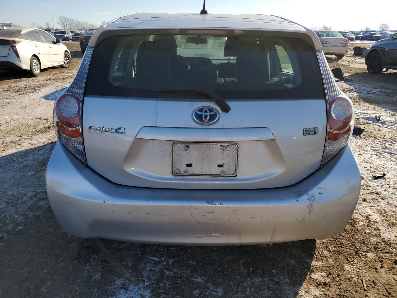 2014 Toyota Prius - Image 6