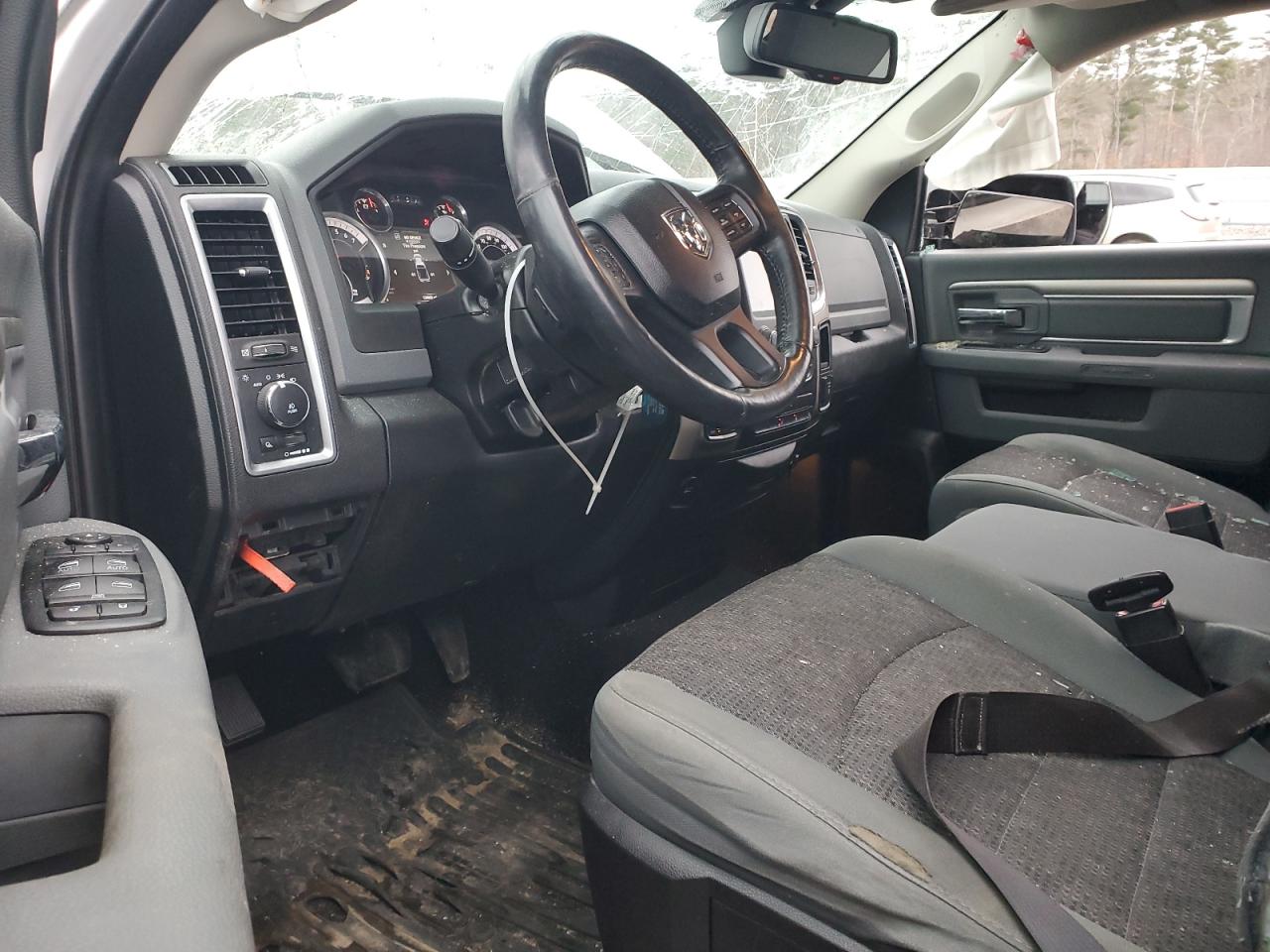2015 RAM 1500 - Image 8