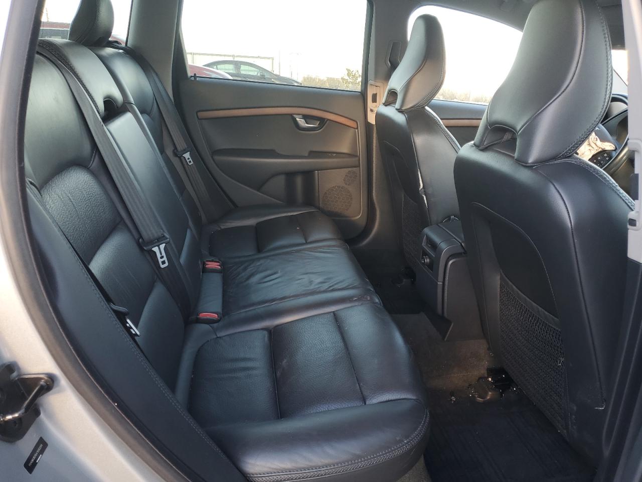 2010 Volvo XC70 - Image 11