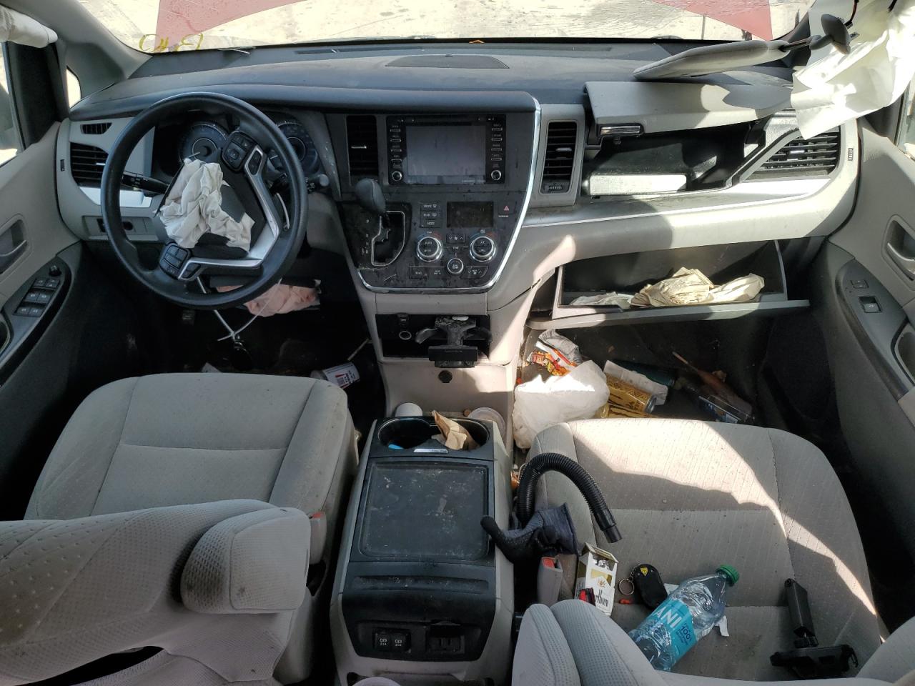 2018 Toyota Sienna - Image 8