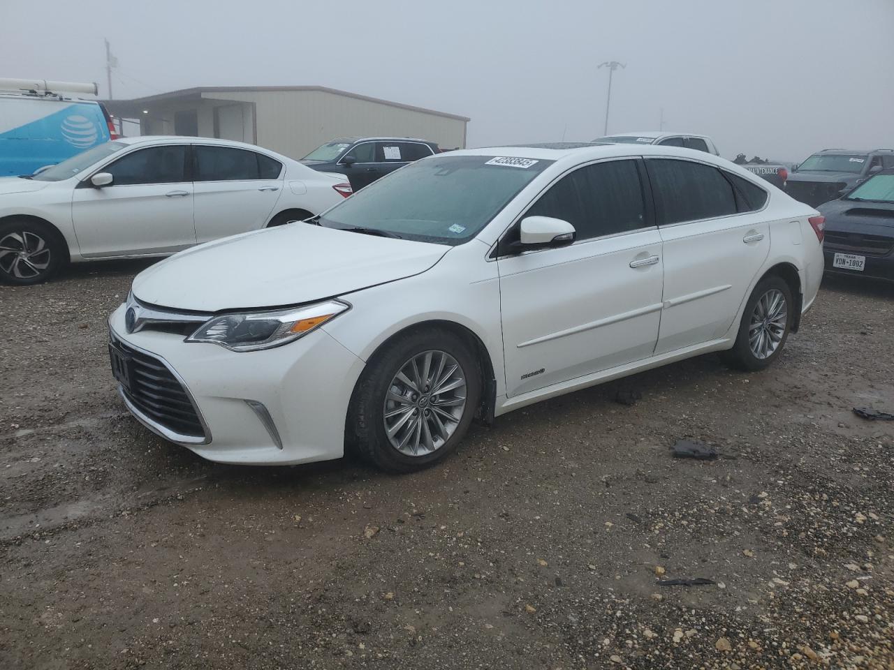 2018 Toyota Avalon - Image 1