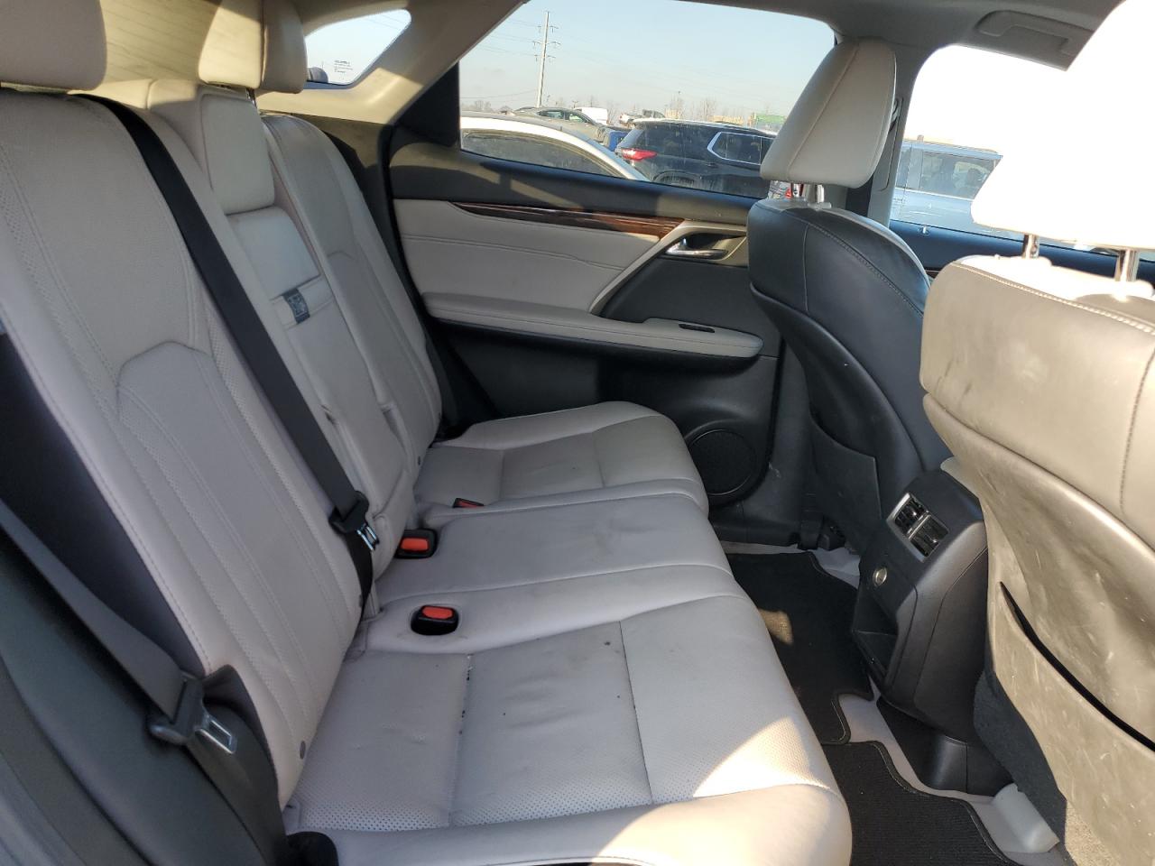 2017 Lexus RX - Image 11