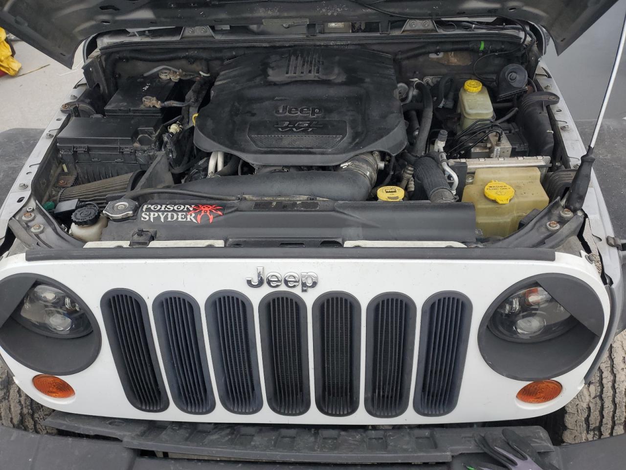 2013 Jeep Wrangler - Image 12