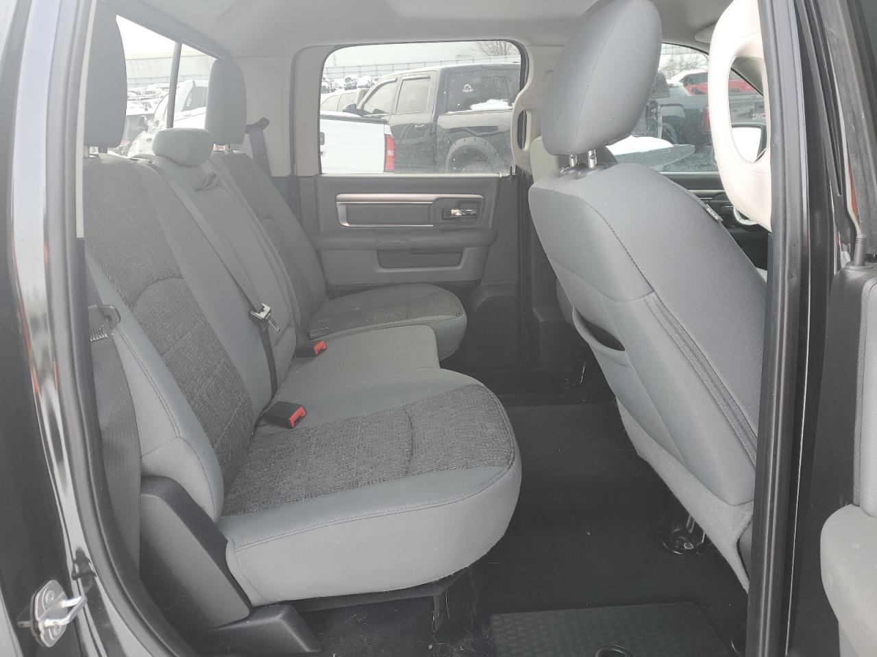 2016 RAM 1500 - Image 10