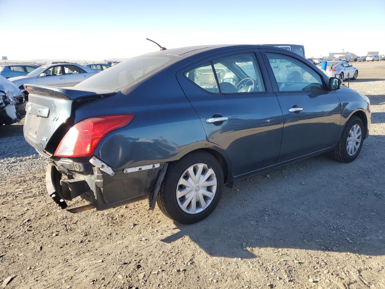 VIN 3N1CN7AP4FL837660 2015 NISSAN VERSA no.3