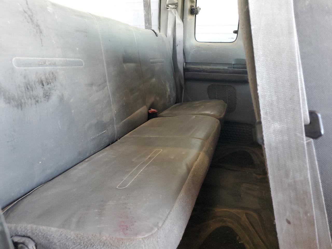 2006 Ford F250 - Image 10