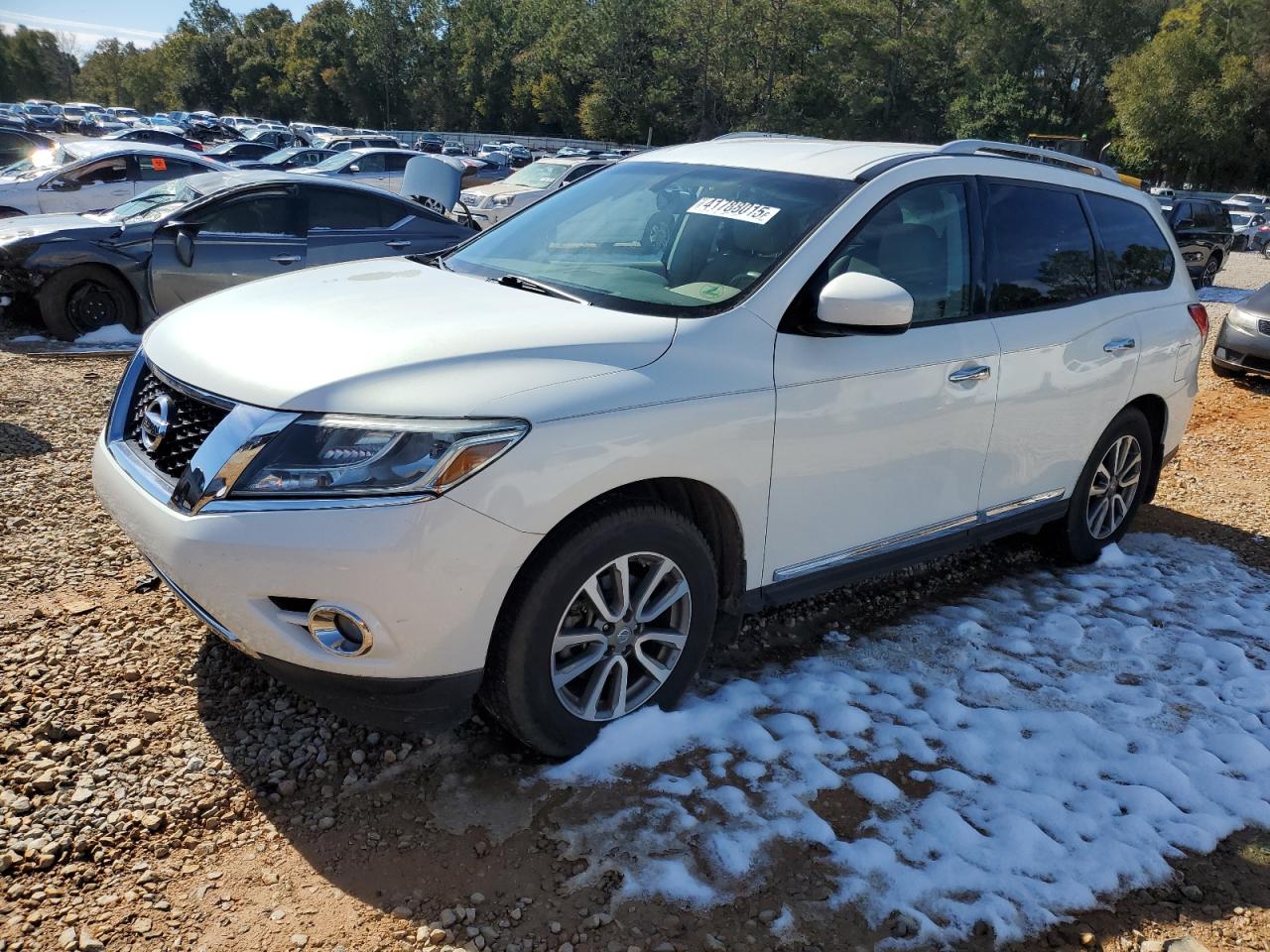 2014 Nissan Pathfinder - Image 1