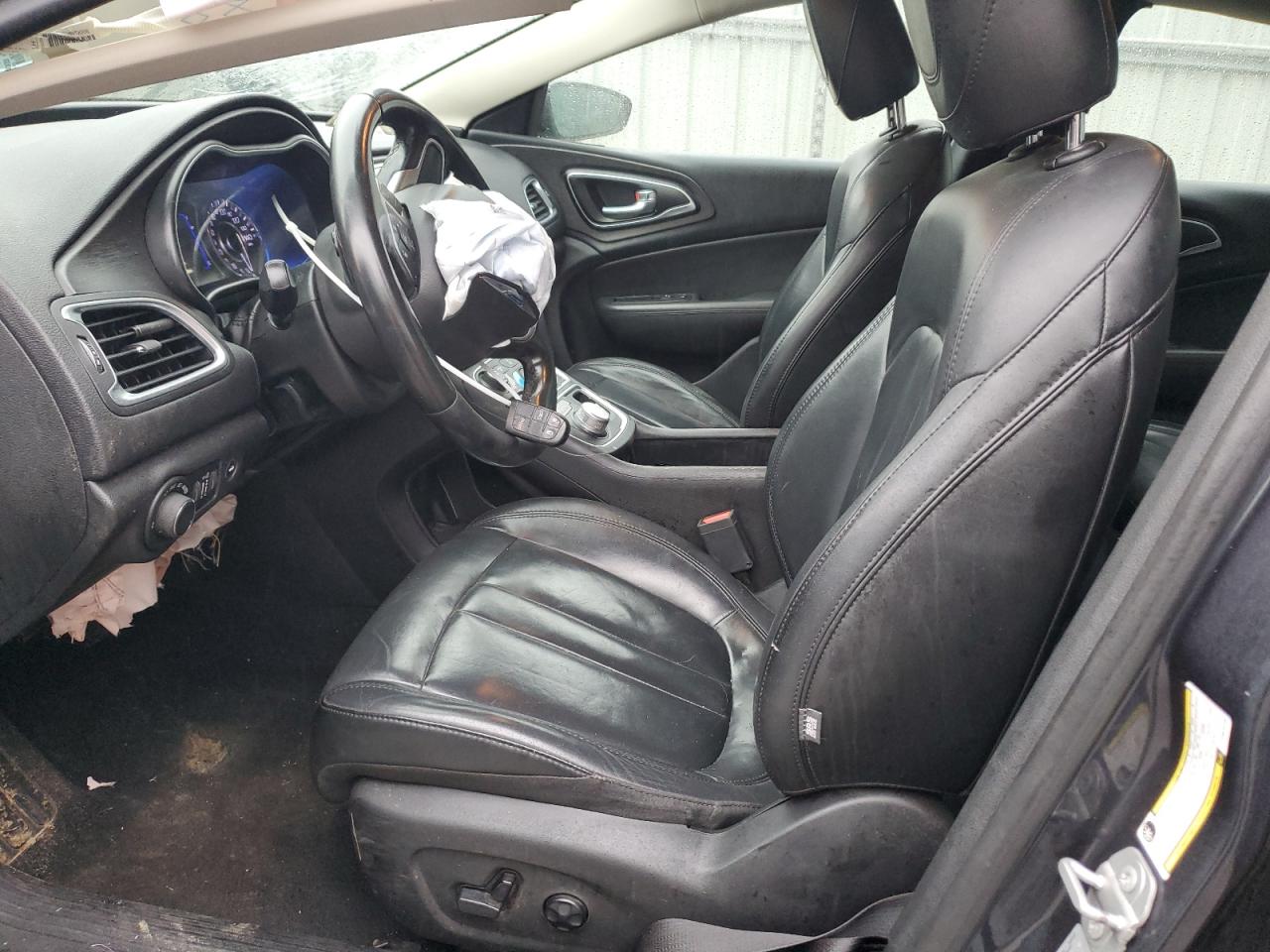 2017 Chrysler 200 - Image 7