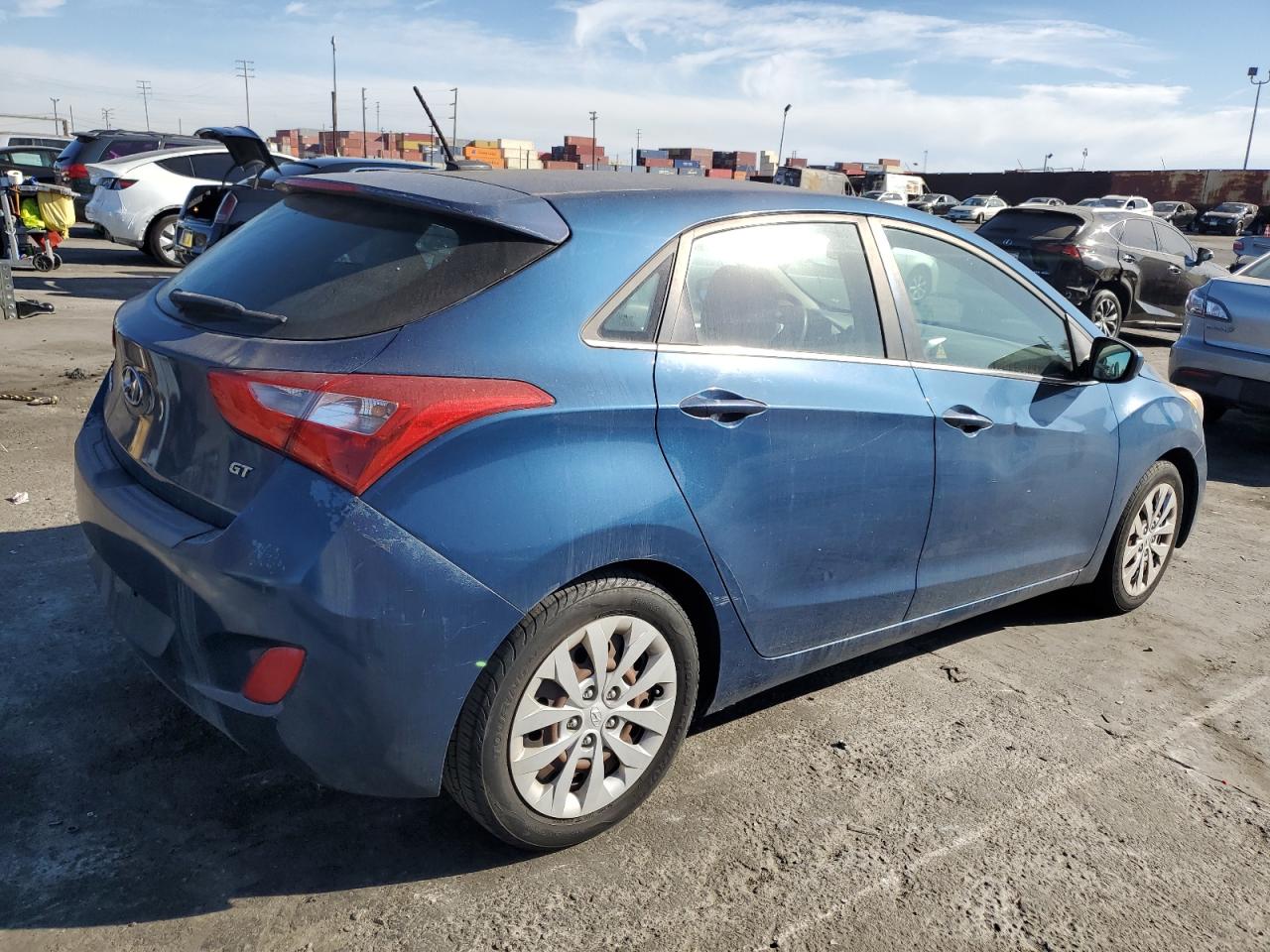 2016 Hyundai Elantra - Image 3