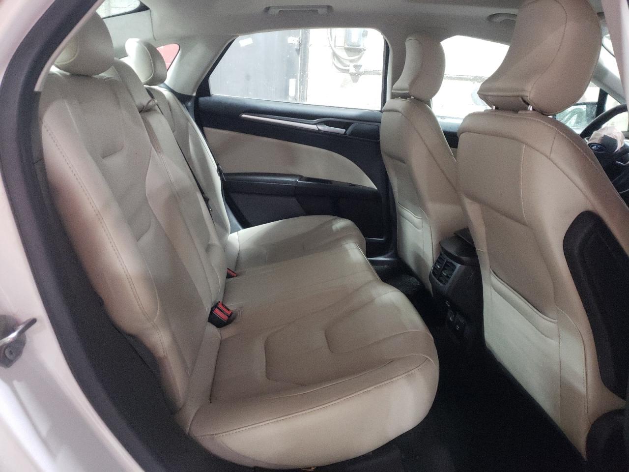 2016 Ford Fusion - Image 10