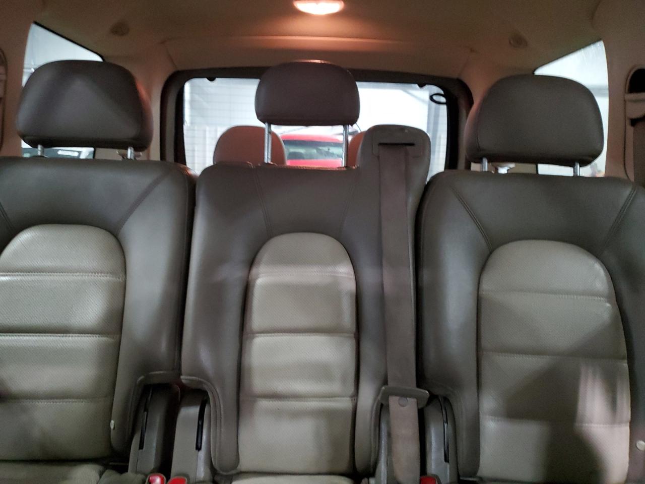 2004 Ford Explorer - Image 10