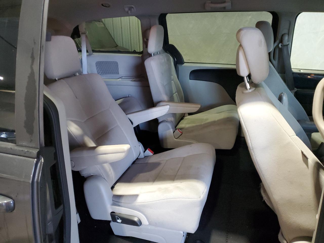 2011 Dodge Caravan - Image 11