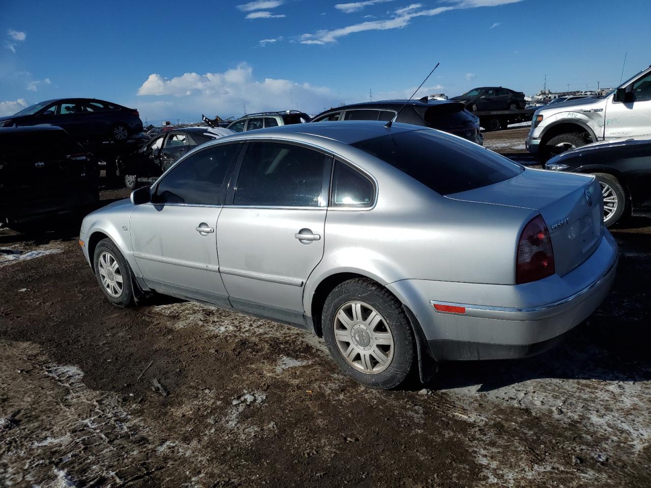2004 Volkswagen Passat - Image 2