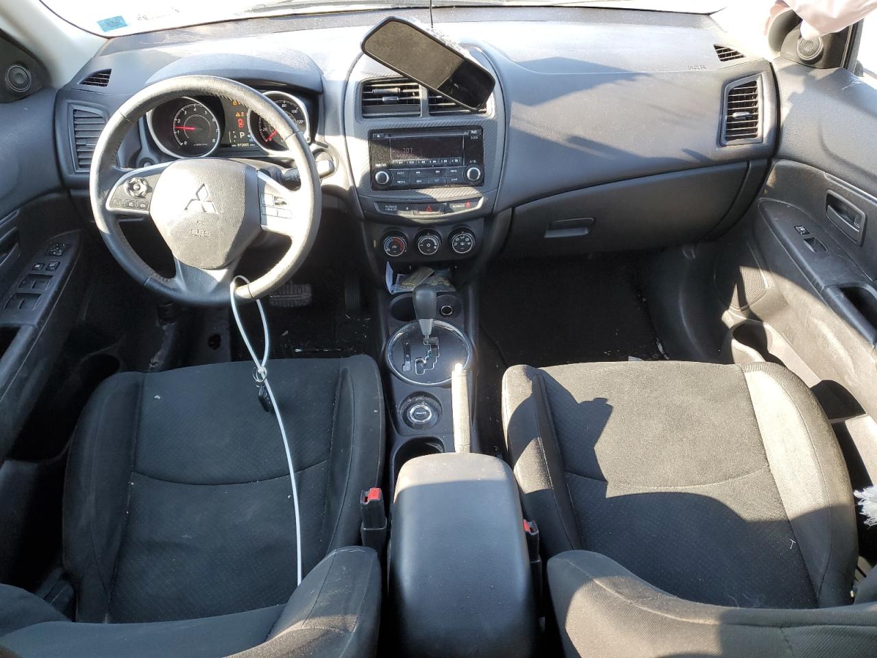 2015 Mitsubishi Outlander - Image 8
