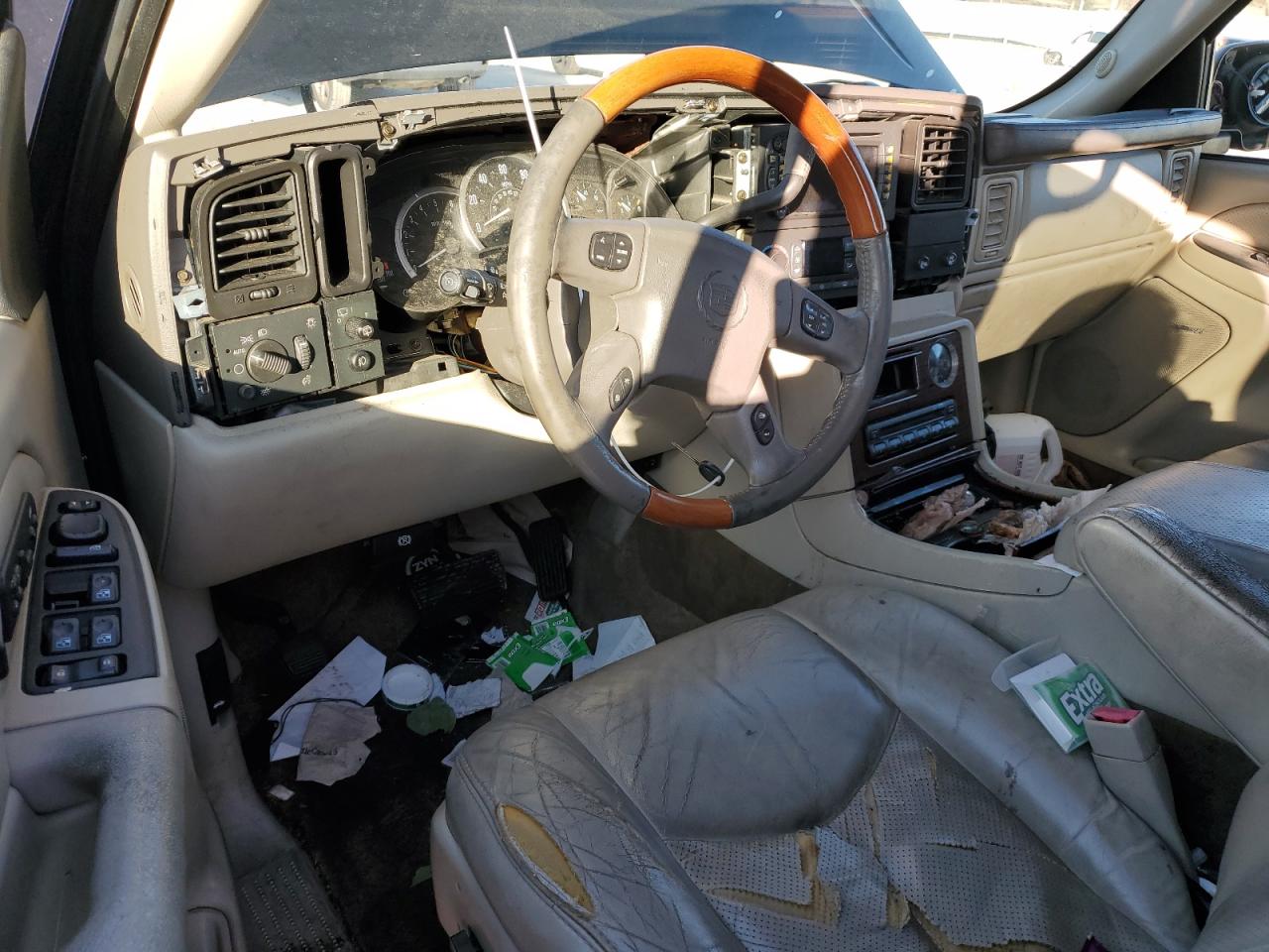 2003 Cadillac Escalade - Image 8